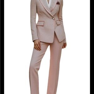 Elegant Pink Women's 2 pc tweed suit size medium ( 6 ) NWOT